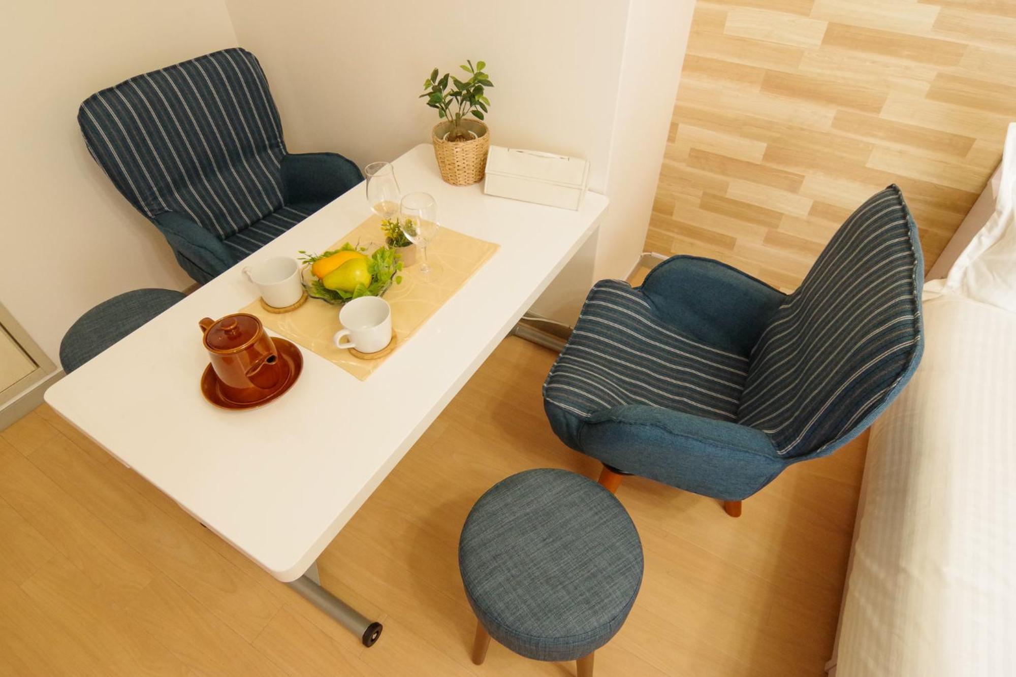 Nippombashi Art Hotel 501 Osaka Bagian luar foto