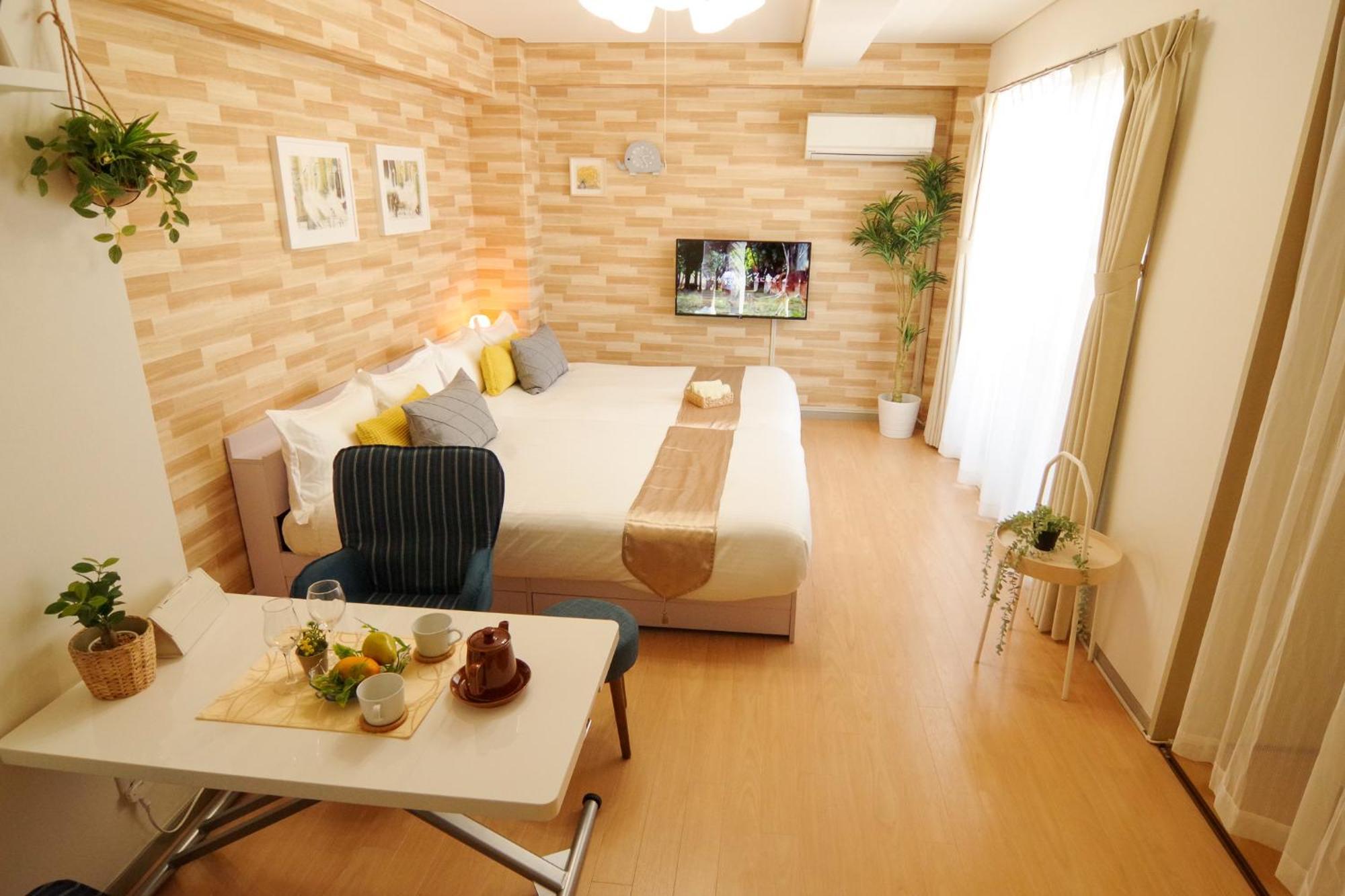 Nippombashi Art Hotel 501 Osaka Bagian luar foto