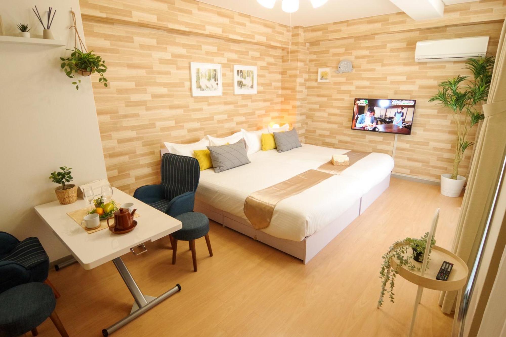 Nippombashi Art Hotel 501 Osaka Bagian luar foto